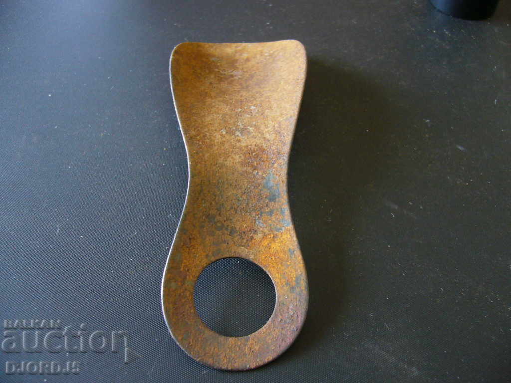 Delivery of An old metal jacket Delivery of An old metal jacket