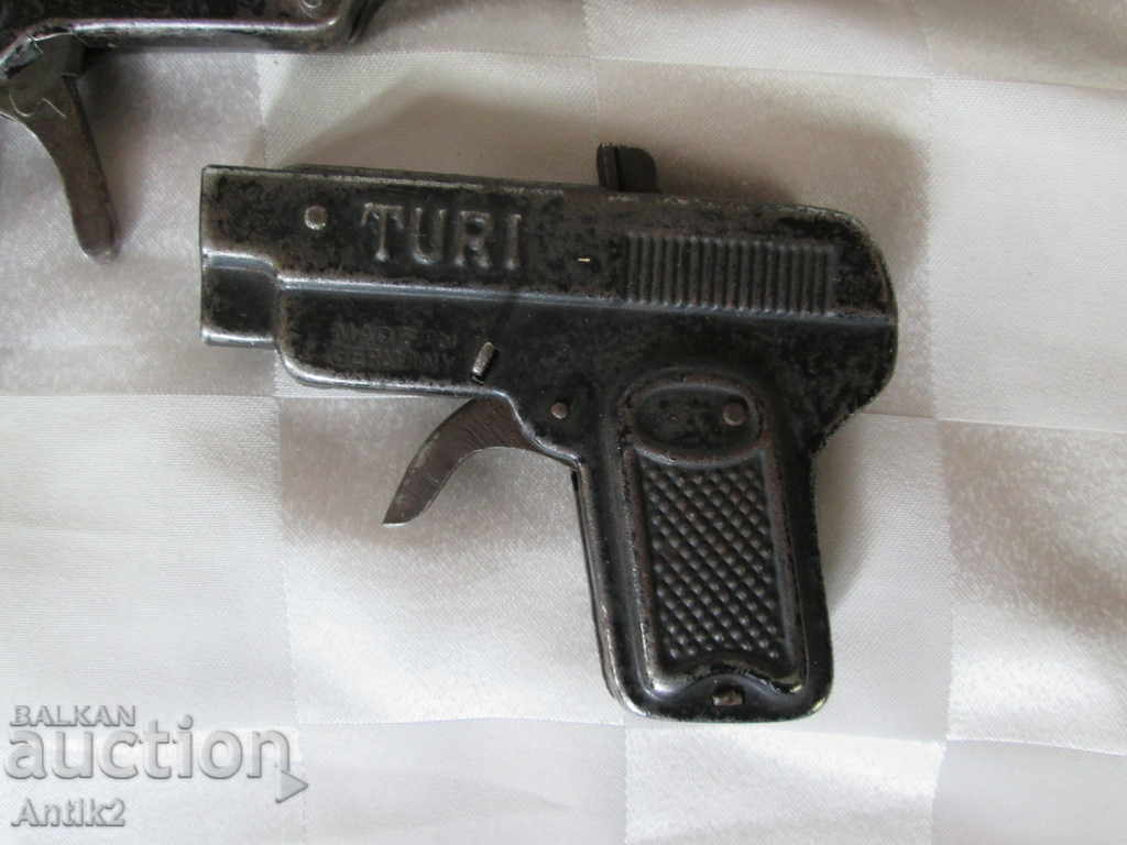 D.R.P. children's metal toys-pistols-2 pieces with price 60.00 BGN | € 30.68 D.R.P. children's metal toys-pistols-2 pieces with price 60.00 BGN | € 30.68