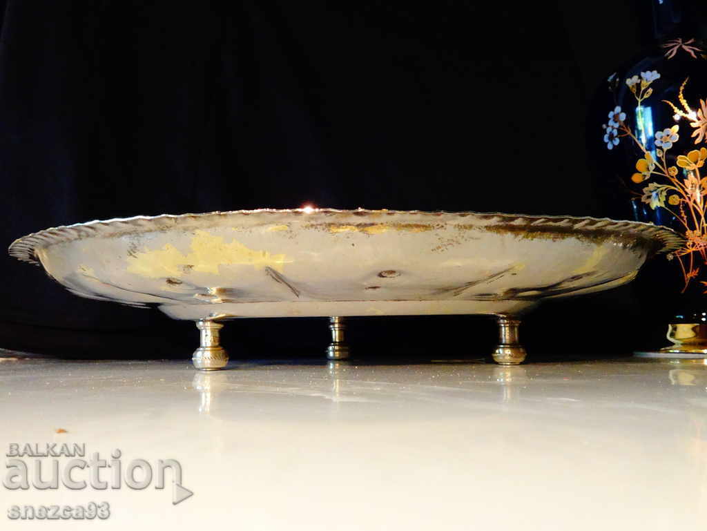 Ασημένια φρουτιέρα με πόδια, 34 εκ., 700 γρ., αριστούργημα με τιμή 79.00 BGN | € 40.39 Ασημένια φρουτιέρα με πόδια, 34 εκ., 700 γρ., αριστούργημα με τιμή 79.00 BGN | € 40.39