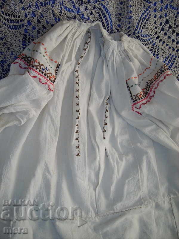 Delivery of Authentic shirt from northeastern Bulgaria Delivery of Authentic shirt from northeastern Bulgaria