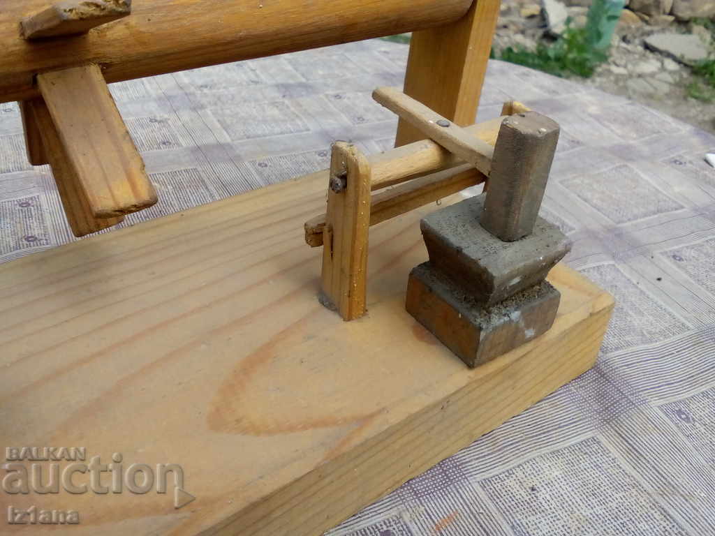 Стара дървена играчка - 7