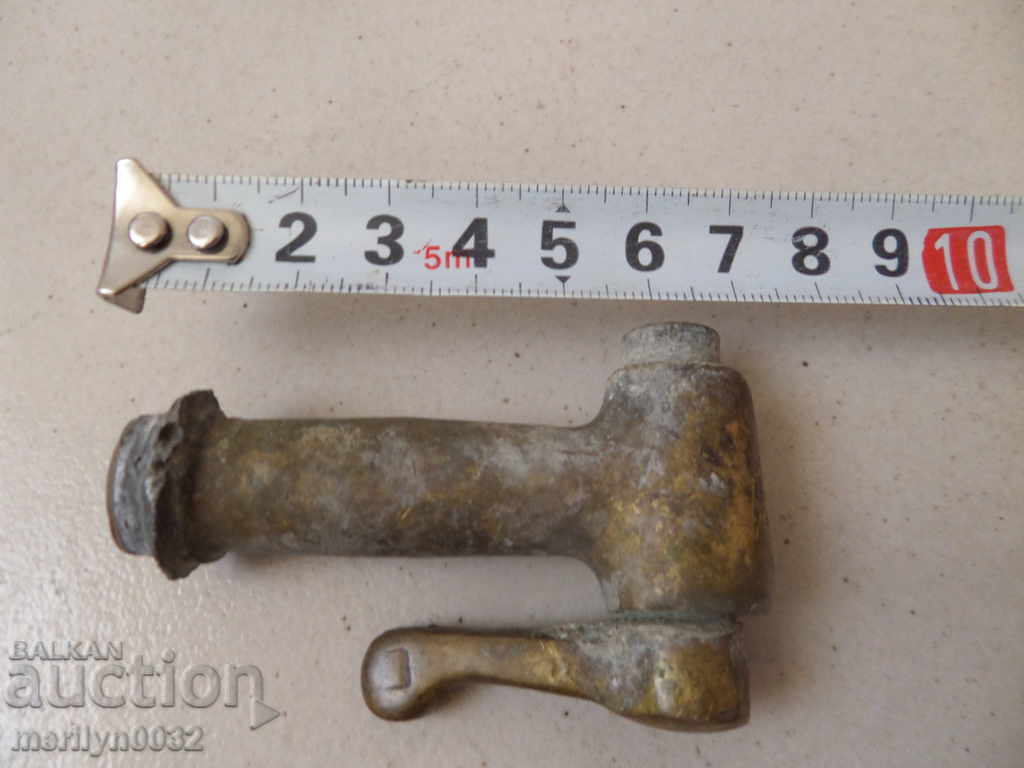 Delivery of Old Bronze Spout Spinner Key Fountain Stop Valve Delivery of Old Bronze Spout Spinner Key Fountain Stop Valve