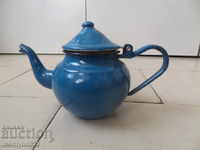 Enamelled teapot made of salt container with enamel