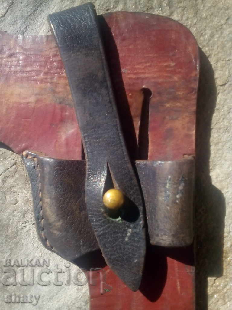 Auction  Old pistol holster.