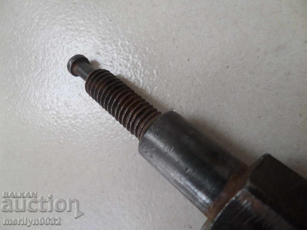 Delivery of Part detail bolt from the MG-34 Wehrmacht machine gun Delivery of Part detail bolt from the MG-34 Wehrmacht machine gun