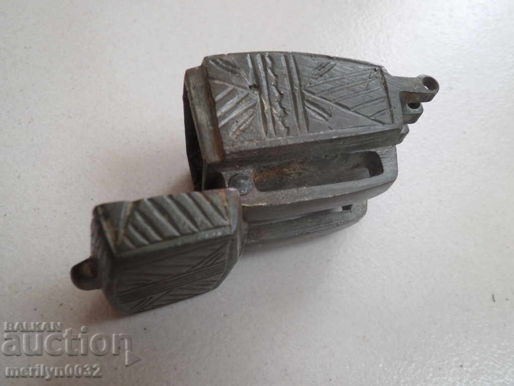 Delivery of Bronze box for cabzi evzi firecracker Palaska Pishtov rifle Delivery of Bronze box for cabzi evzi firecracker Palaska Pishtov rifle