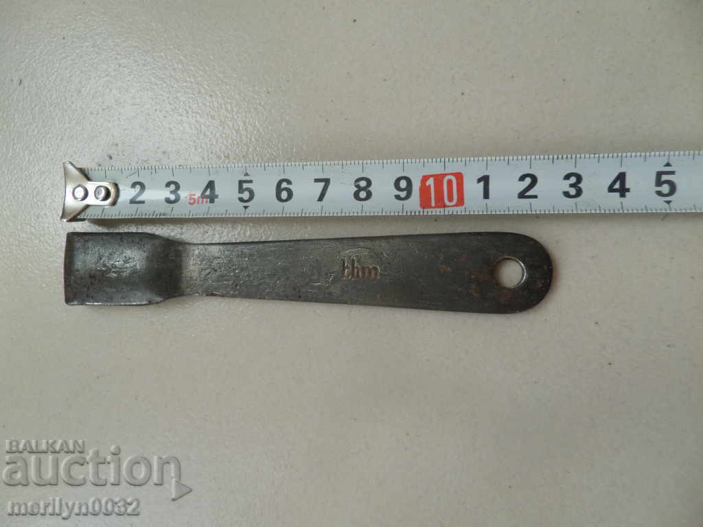 Delivery of Extractor key from the MG-34 Wehrmacht machine gun