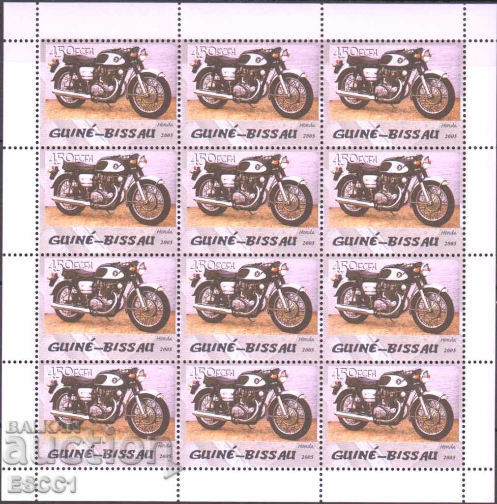 Чиста марка в малък лист Мотоциклет Хонда 2005  Гвинея Бисау