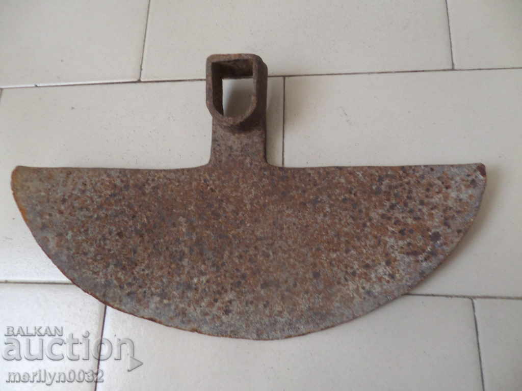Стара  мотика, инструмент, ковано желязо