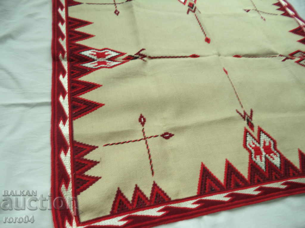 ROOF - WITH BULGARIAN NATIONAL SEQUINS with price 76.50 BGN | € 39.11