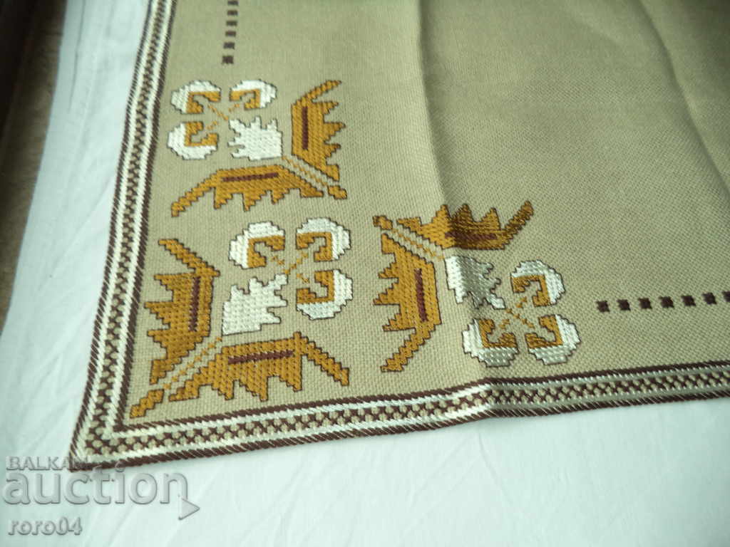 Auction ROOF - WITH BULGARIAN NATIONAL SEQUINS Auction ROOF - WITH BULGARIAN NATIONAL SEQUINS