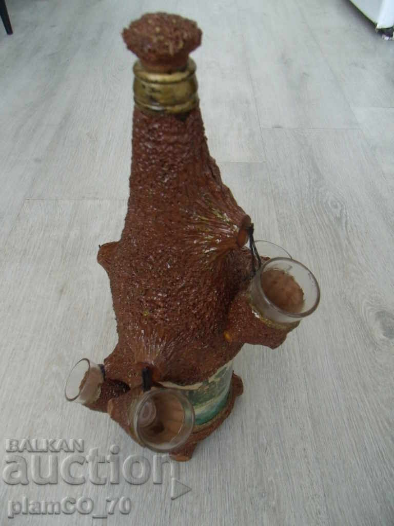 Delivery of No. 832 old kit - bottle with cups Delivery of No. 832 old kit - bottle with cups