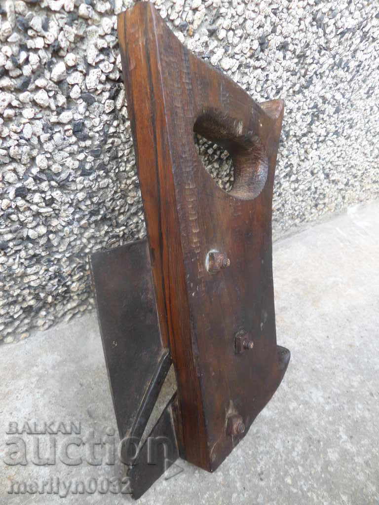 An old woodworking planer with a knife - 6 An old woodworking planer with a knife - 6