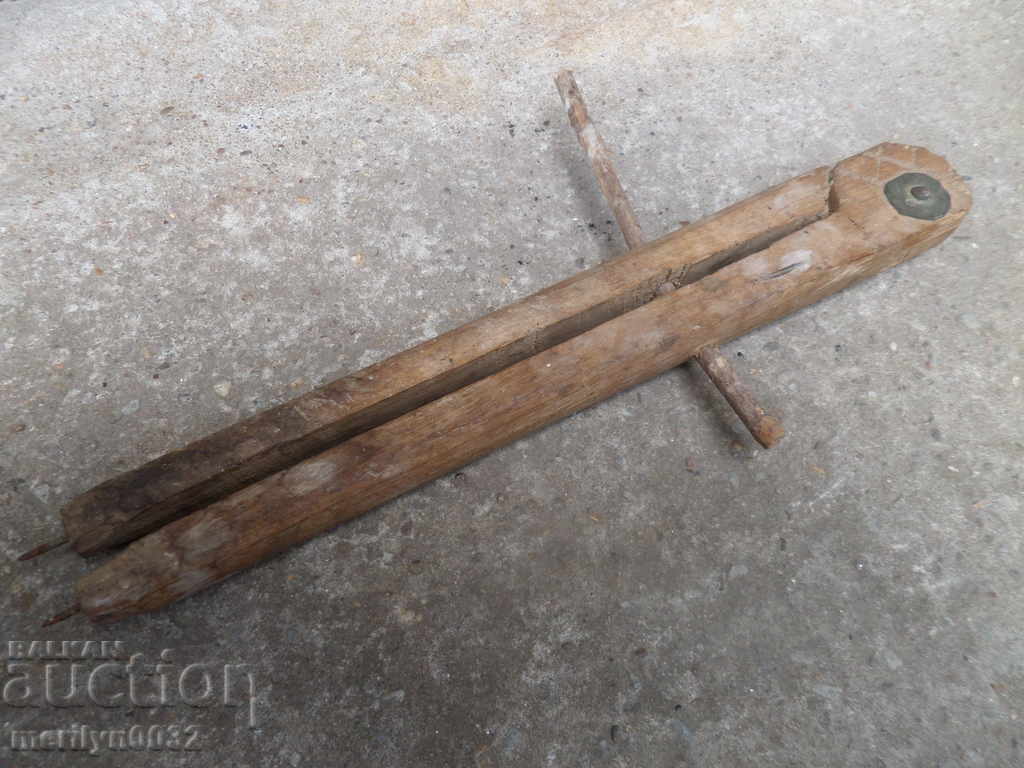 Delivery of Old carpentry, wood, wooden, primitive