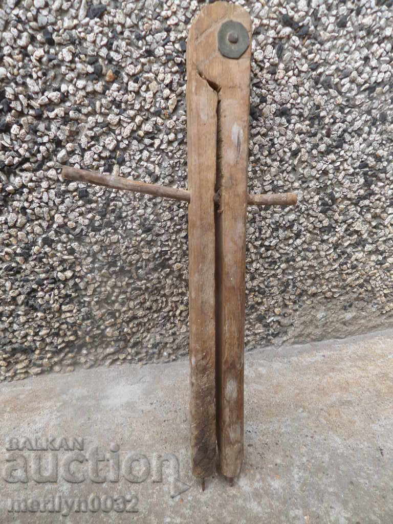 Old carpentry, wood, wooden, primitive - 7