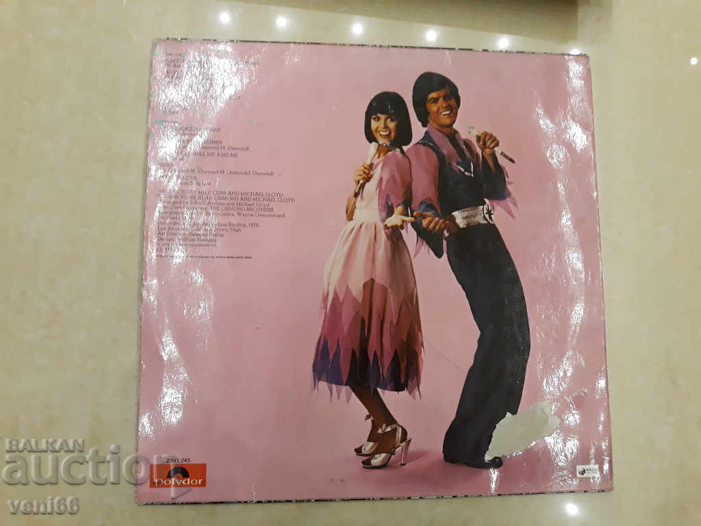 Turntable - Donie & Marie with price 3.50 BGN | € 1.79 Turntable - Donie & Marie with price 3.50 BGN | € 1.79