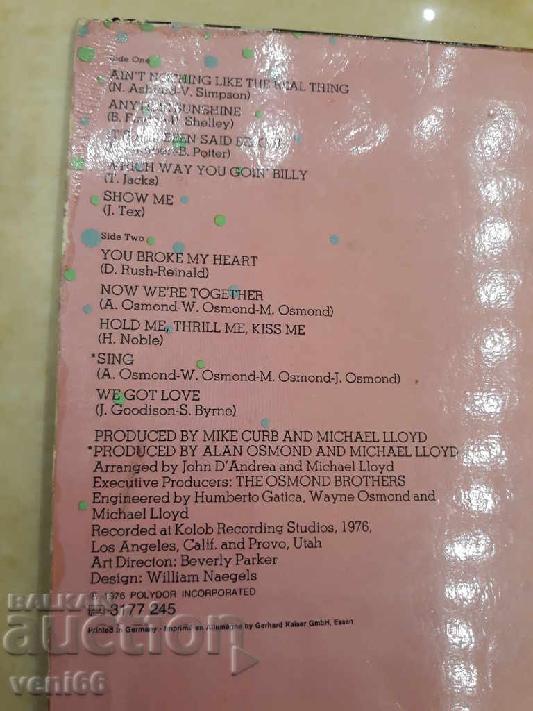 Auction Turntable - Donie & Marie Auction Turntable - Donie & Marie