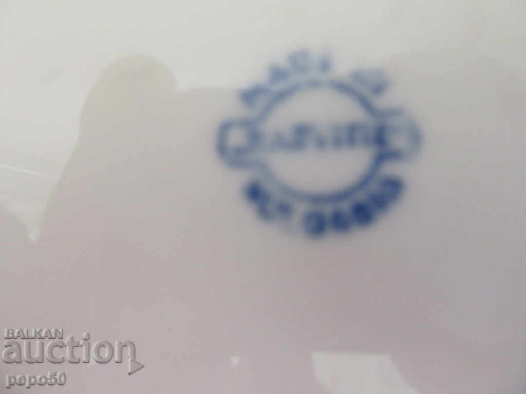 Livrarea FARFURIE VECHE DE PORȚELAN DIN PERIOADA SOCIALISTĂ CU INSCRIPȚIA "V ȘI F" - 1 Livrarea FARFURIE VECHE DE PORȚELAN DIN PERIOADA SOCIALISTĂ CU INSCRIPȚIA "V ȘI F" - 1