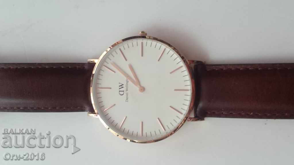 Clock Daniel Wellington with price 40.00 BGN | € 20.45