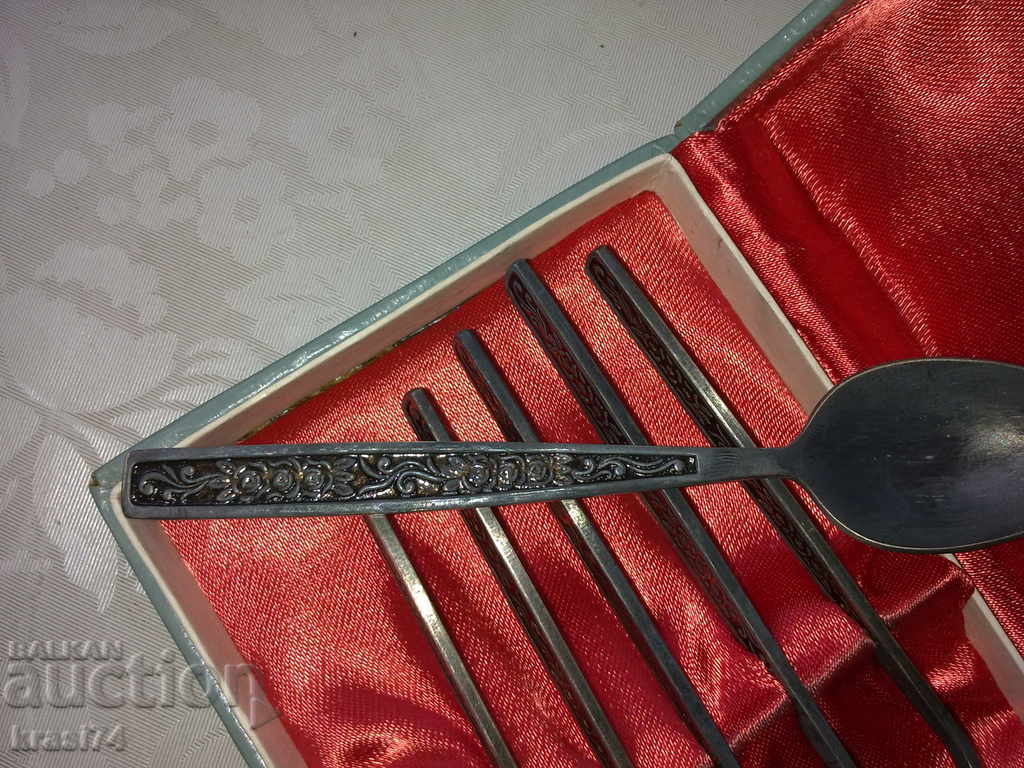 Auction Set of teaspoons Auction Set of teaspoons