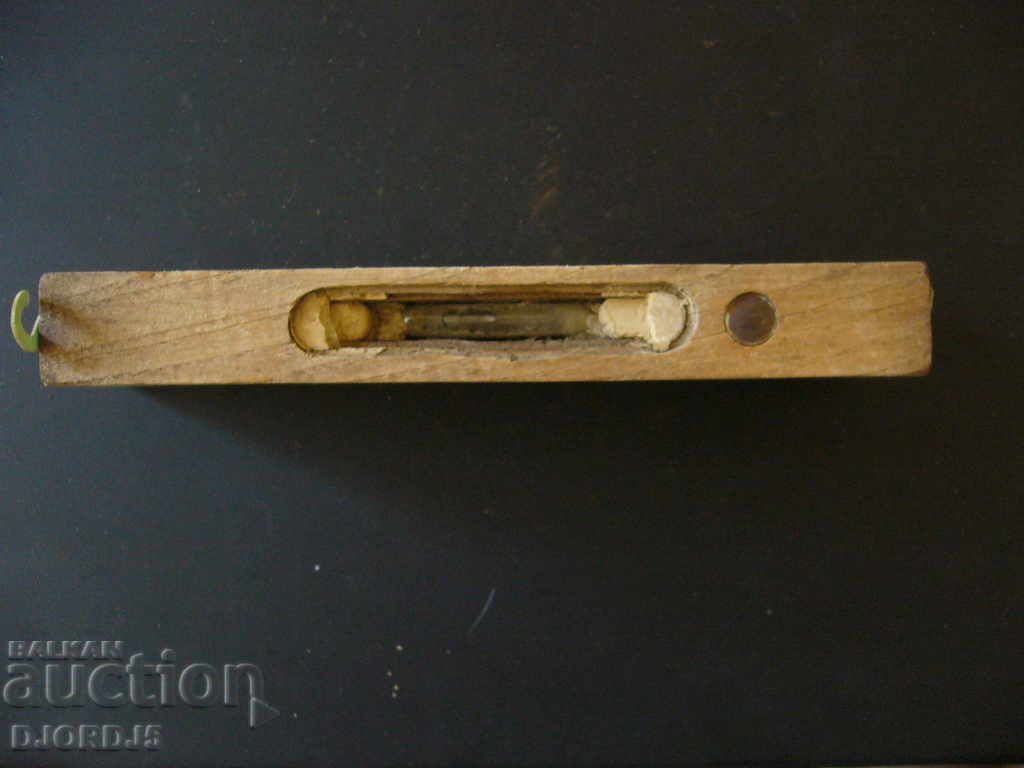 Παλιά ξύλινη αλφάδι με τιμή 5.00 BGN | € 2.56 Παλιά ξύλινη αλφάδι με τιμή 5.00 BGN | € 2.56