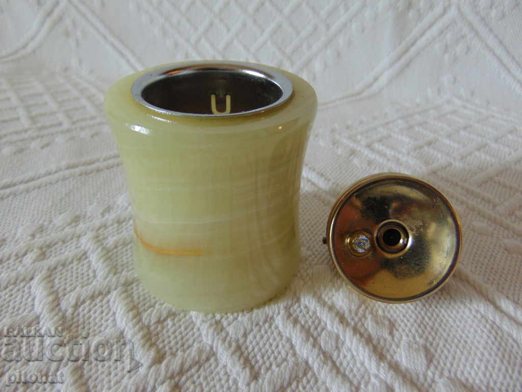 Auction Collector lighter onyx Auction Collector lighter onyx