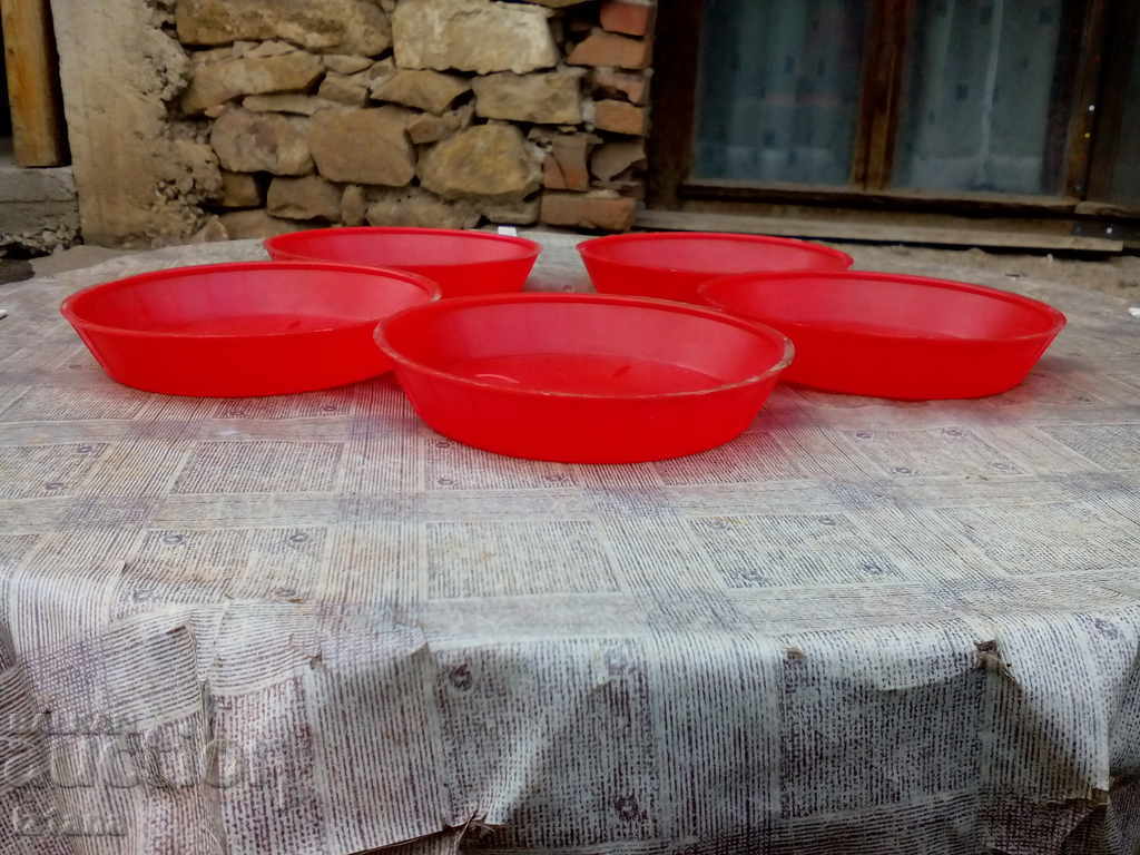saucer, saucer saucers with price 10.00 BGN | € 5.11 saucer, saucer saucers with price 10.00 BGN | € 5.11