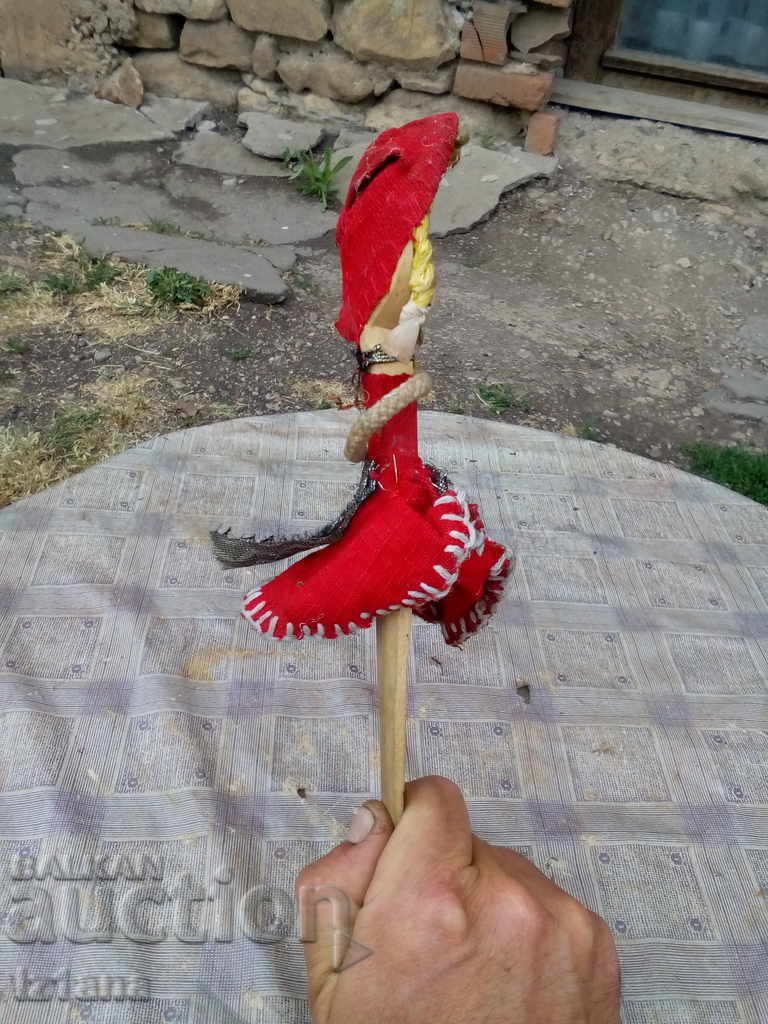 Auction An old decorated spoon Auction An old decorated spoon