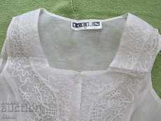 Delivery of Ladies white blouse without sleeve of Chiffon size M Delivery of Ladies white blouse without sleeve of Chiffon size M