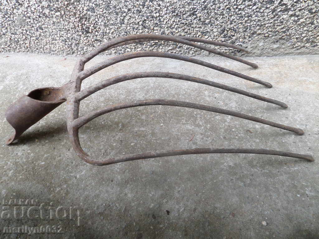Old villa, wrought iron instrument with price 39.00 BGN | € 19.94 Old villa, wrought iron instrument with price 39.00 BGN | € 19.94