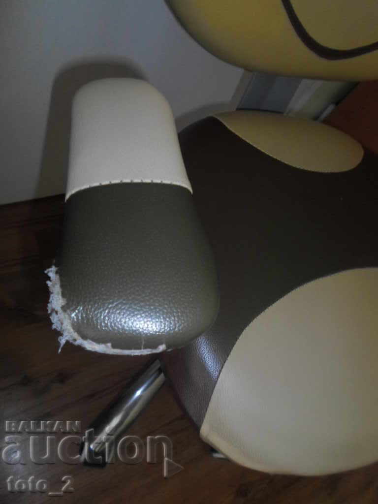 Delivery of Children's/student's chair "Winnie the Pooh" on wheels