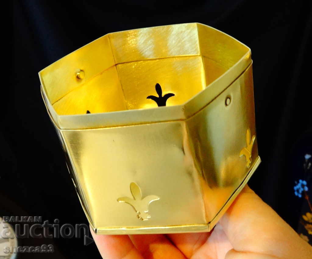 Candlestick, brass candlestick with bourbon lily. - 6 Candlestick, brass candlestick with bourbon lily. - 6