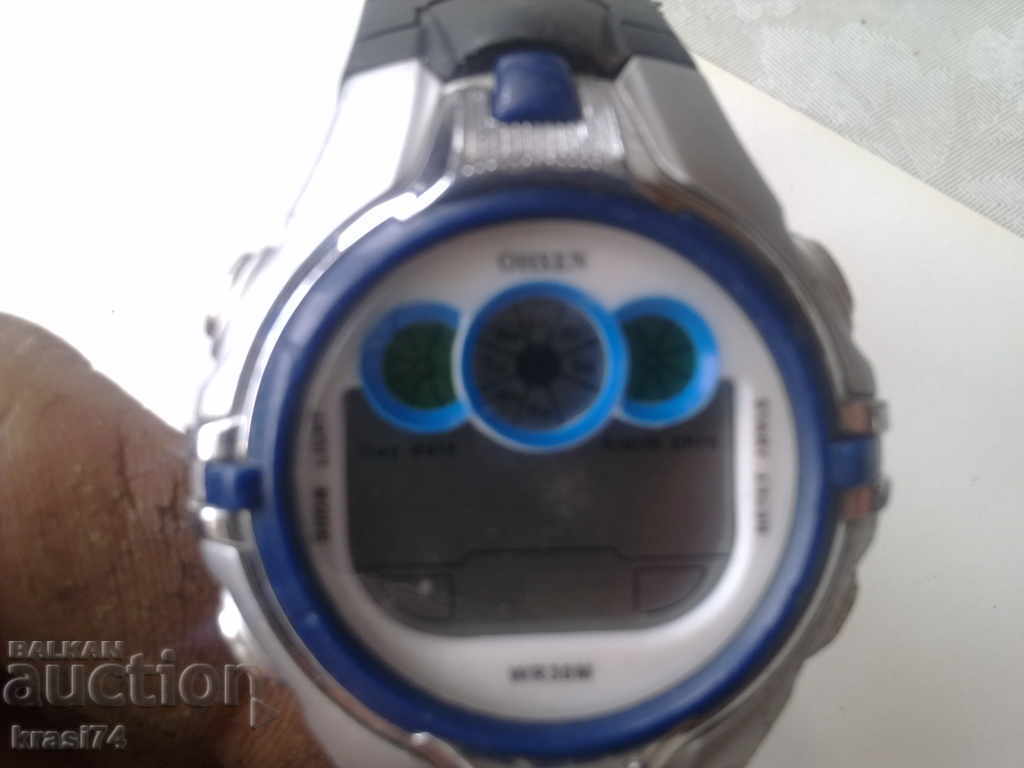 Clock with price 10.00 BGN | € 5.11 Clock with price 10.00 BGN | € 5.11