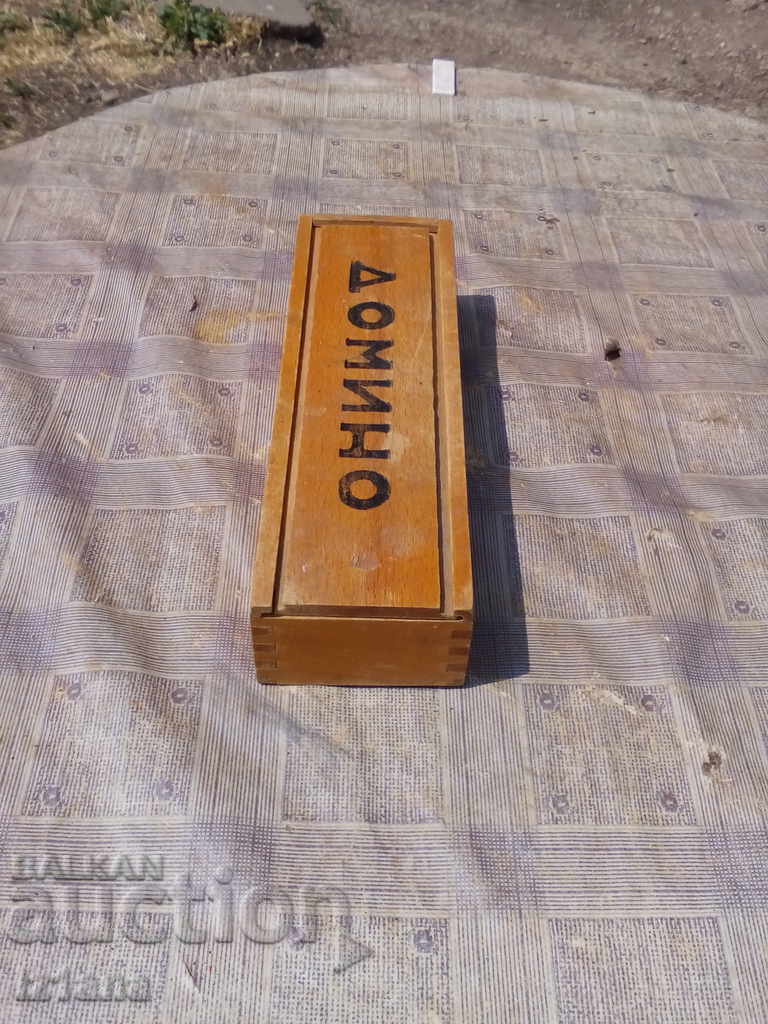 Delivery of A box of DOMINO Delivery of A box of DOMINO