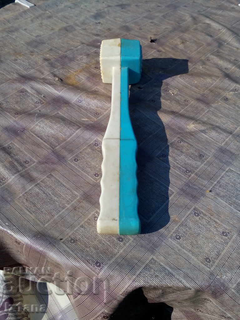 Ham, un ciocan pentru carne cu preț 15.00 BGN | € 7.67 Ham, un ciocan pentru carne cu preț 15.00 BGN | € 7.67