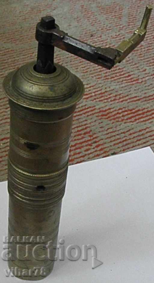 OLD BLACK PEPPER/COFFEE GRINDER with price 69.99 BGN | € 35.79 OLD BLACK PEPPER/COFFEE GRINDER with price 69.99 BGN | € 35.79