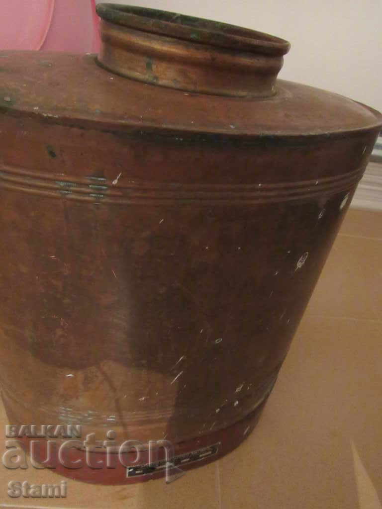 An old copper sprayer - 6