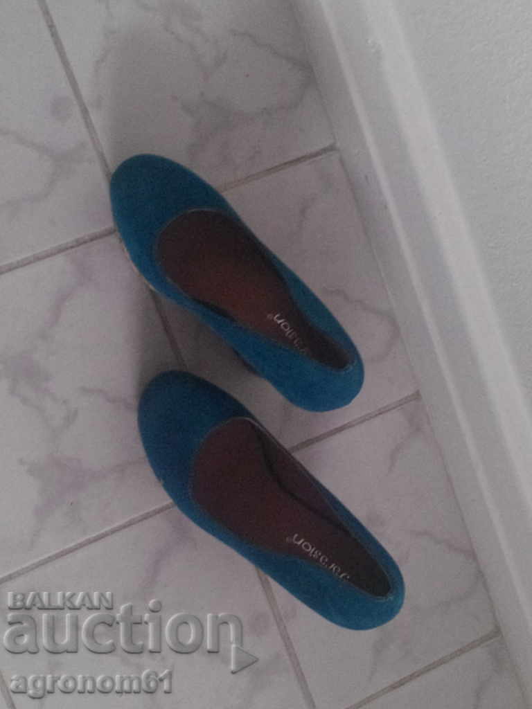 New women's shoes №37 with price 20.00 BGN | € 10.23