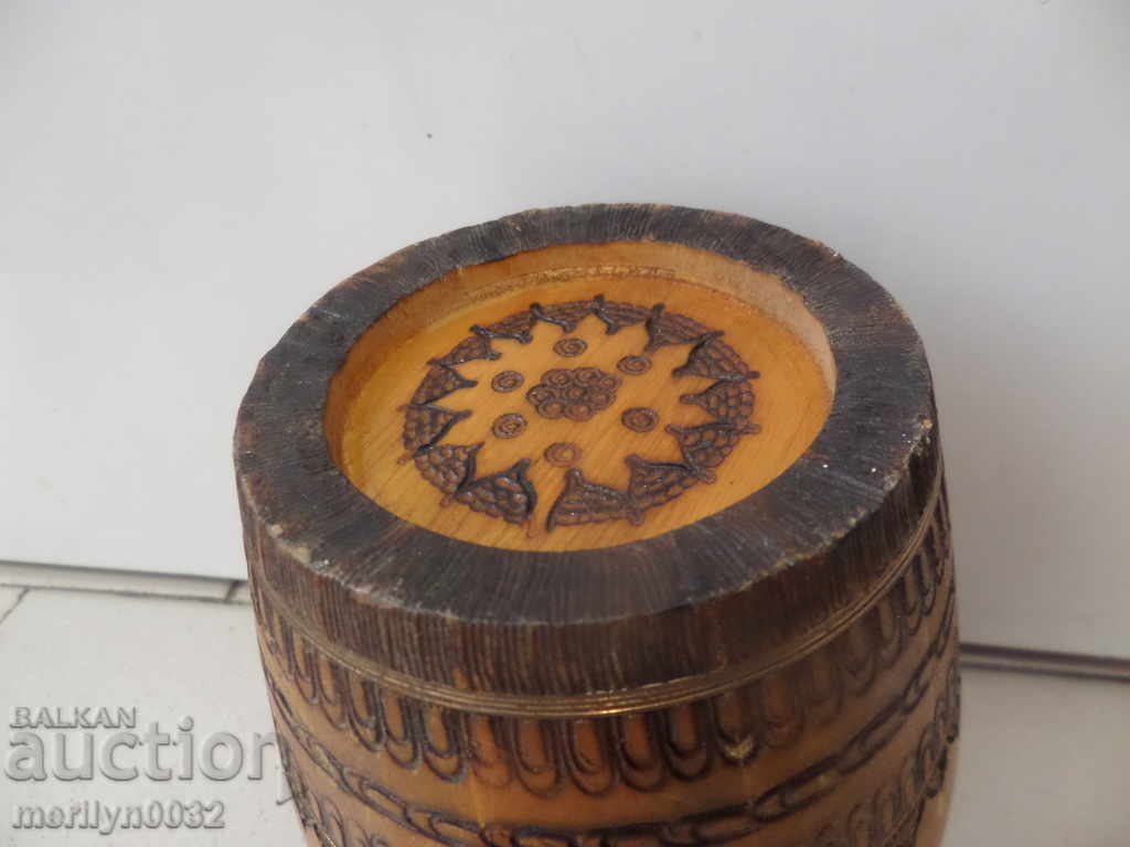 The storm, the barrel, the wooden, pewter cookie - 7