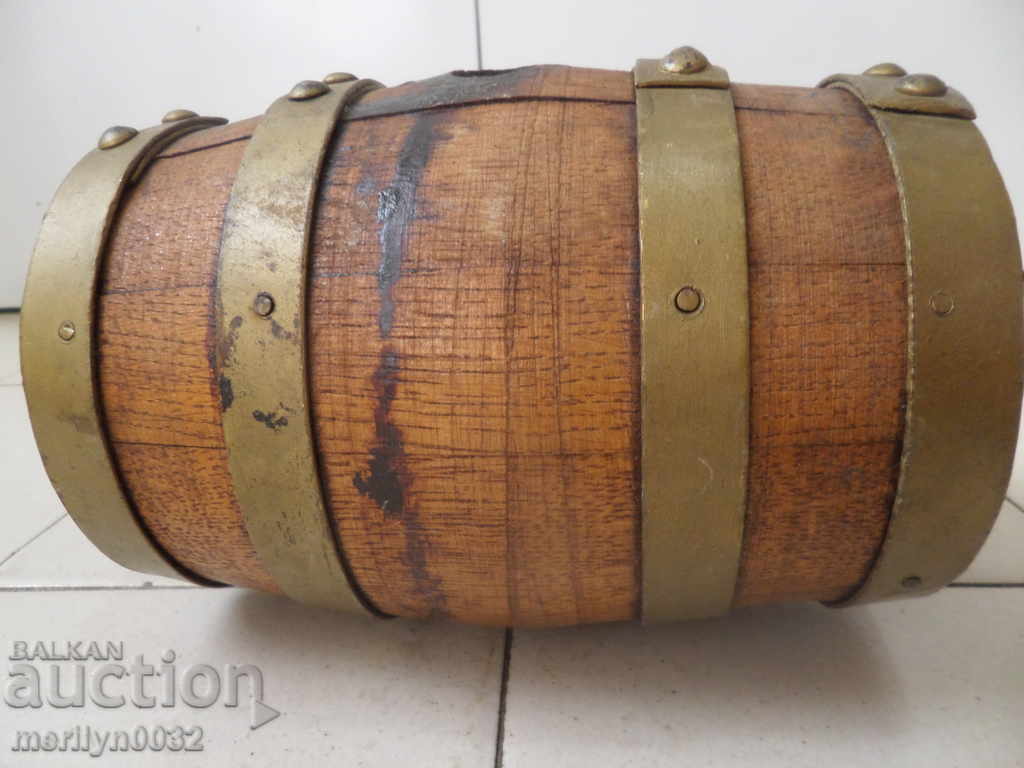 Furtuna, cilindrul, ciocolata din lemn si carton - 6 Furtuna, cilindrul, ciocolata din lemn si carton - 6