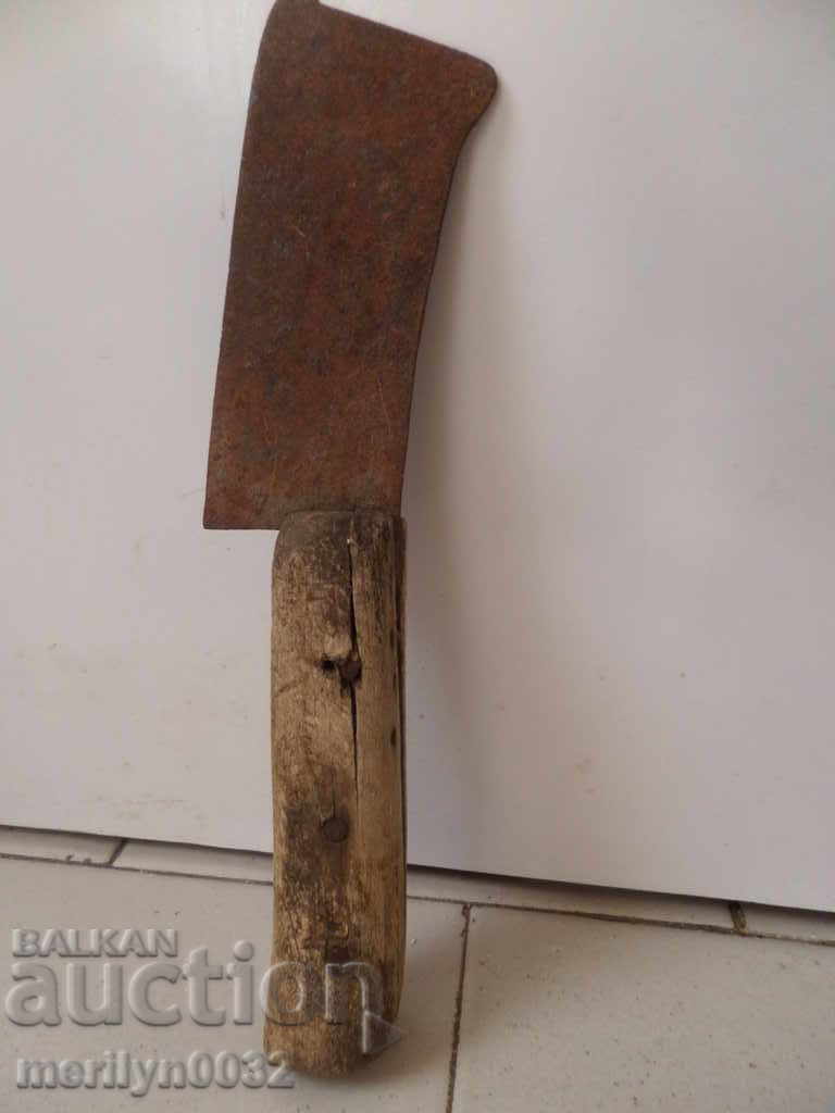 Delivery of An old hand forged saber, ax, pole, knife Delivery of An old hand forged saber, ax, pole, knife