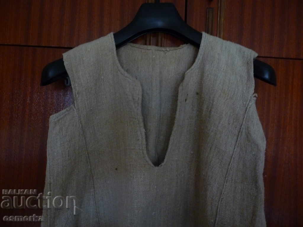 Old authentic shirt made of thick coat retro with price 56.00 BGN | € 28.63