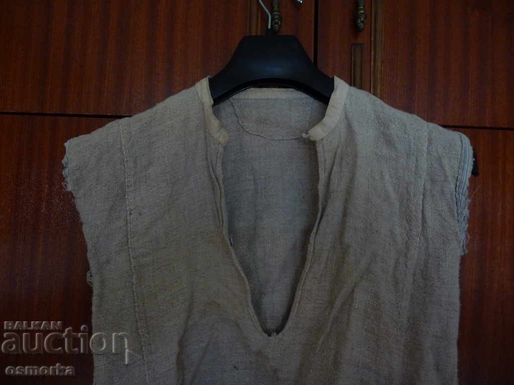 Old authentic shirt made of thick coat retro with price 52.00 BGN | € 26.59