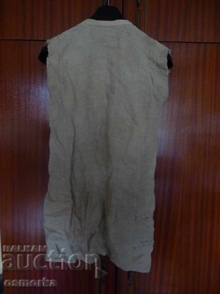 Delivery of Old authentic shirt made of thick coat retro