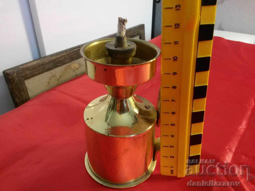 Delivery of Massive Small Bronze Portable Gas Flyer Delivery of Massive Small Bronze Portable Gas Flyer