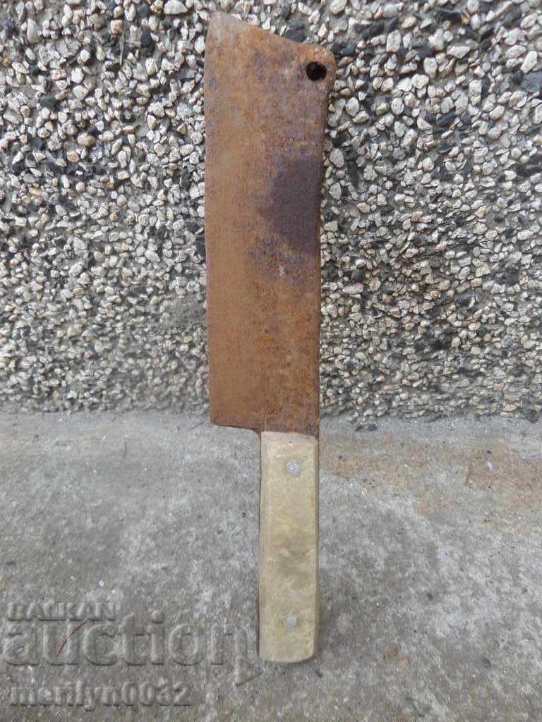 An old saber toothed blade - 6 An old saber toothed blade - 6