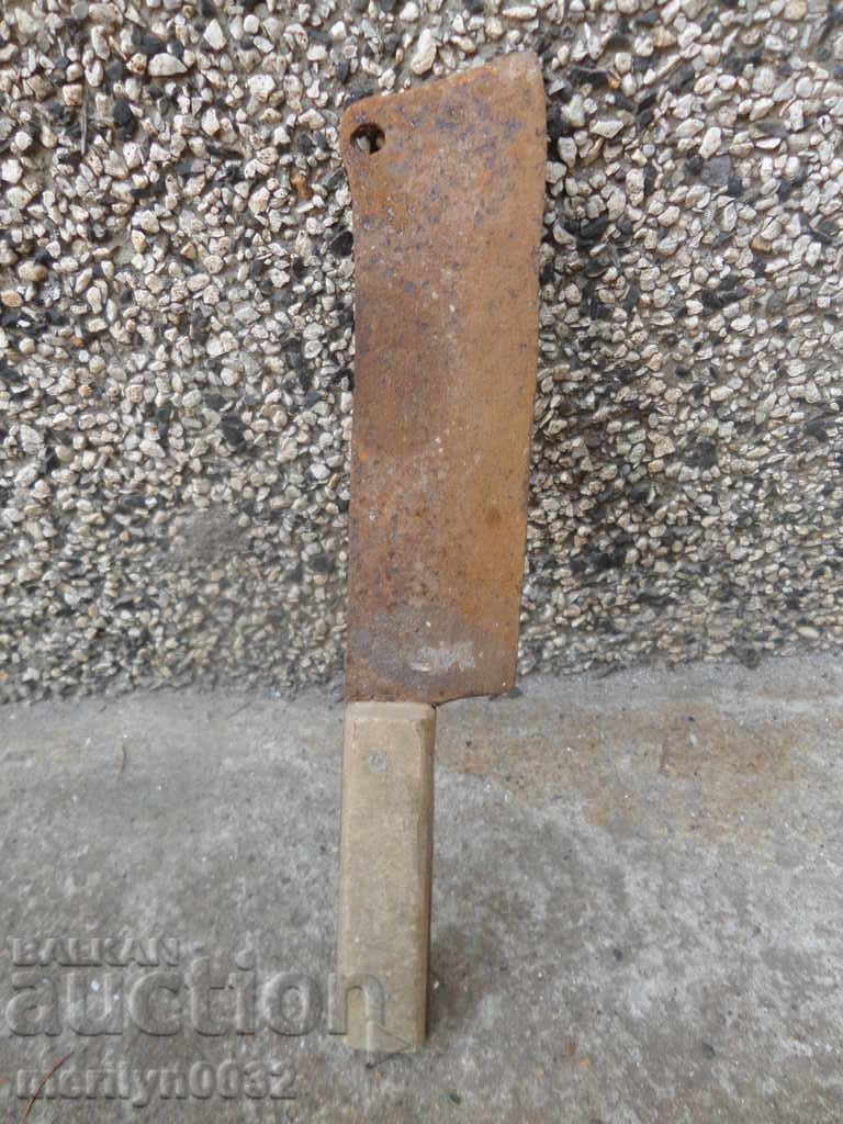 An old saber toothed blade - 7 An old saber toothed blade - 7