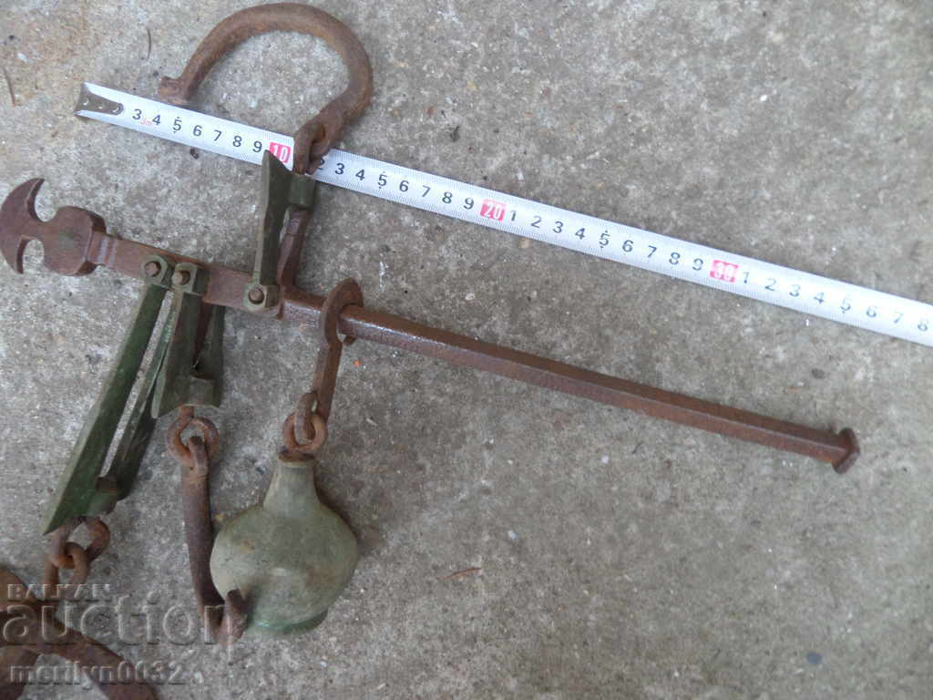Auction Ottoman scale with mace, scale, weight, wrought iron Auction Ottoman scale with mace, scale, weight, wrought iron