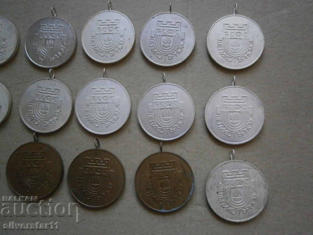 Auction BFFS Lot Medals Medal from Soccer 15pcs Auction BFFS Lot Medals Medal from Soccer 15pcs