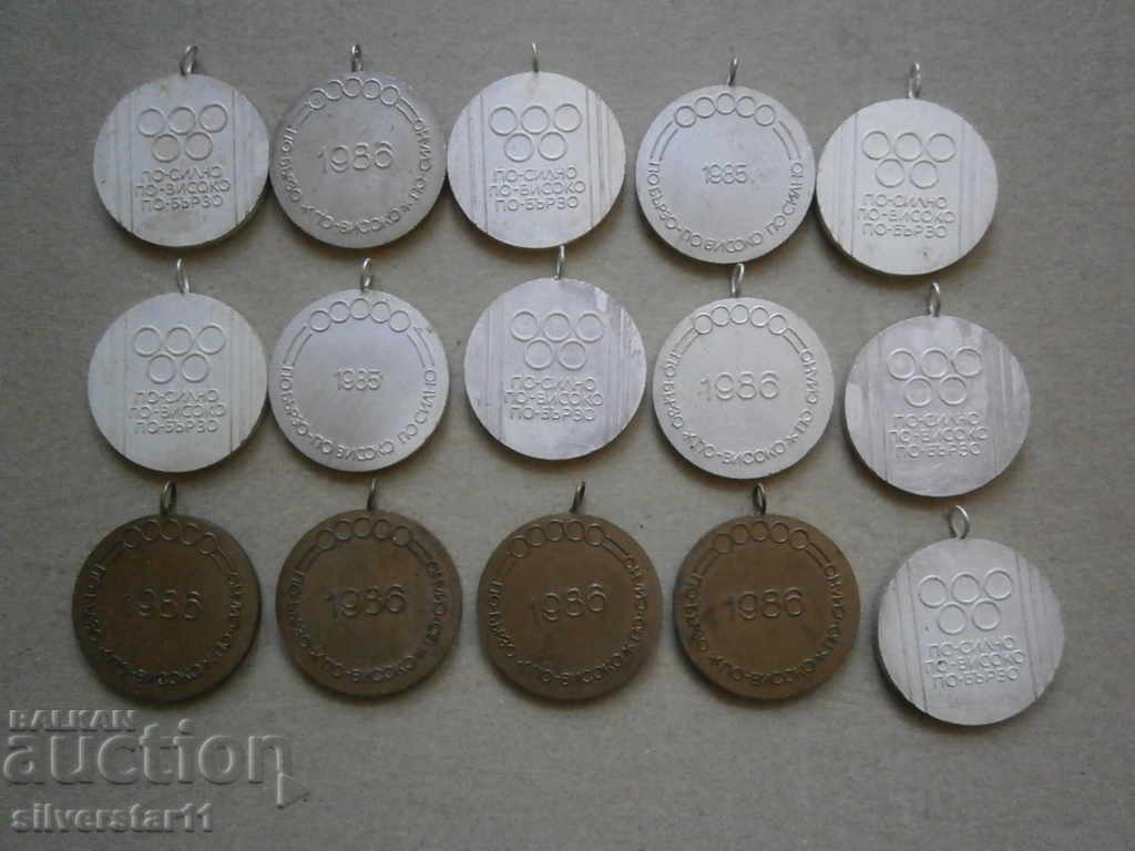 Delivery of BFFS Lot Medals Medal from Soccer 15pcs Delivery of BFFS Lot Medals Medal from Soccer 15pcs